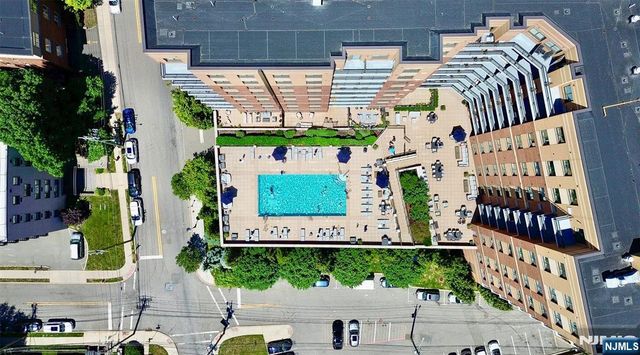 2050 Central Road 203, Fort Lee, NJ 07024