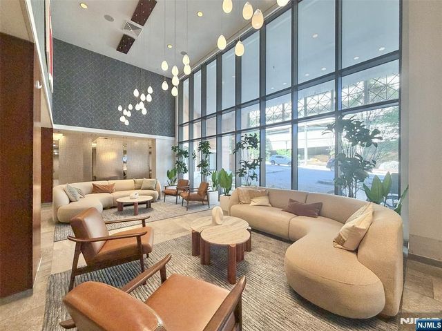 2050 Central Road 203, Fort Lee, NJ 07024