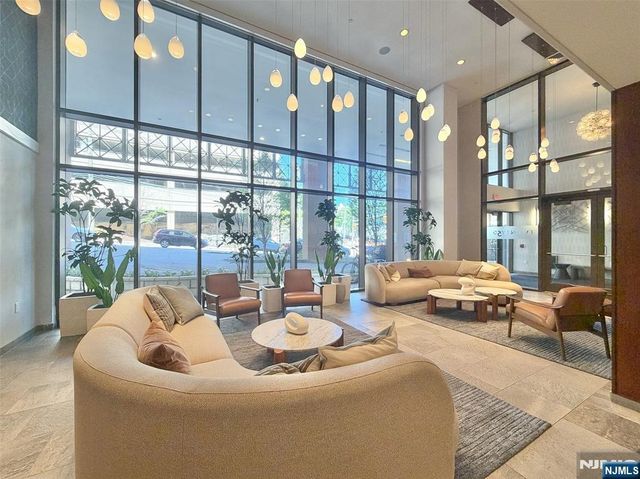 2050 Central Road 203, Fort Lee, NJ 07024