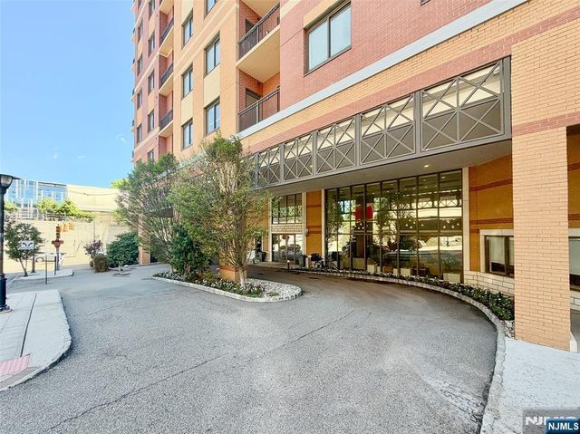 2050 Central Road 203, Fort Lee, NJ 07024