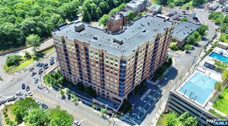 2050 Central Road 203, Fort Lee, NJ 07024