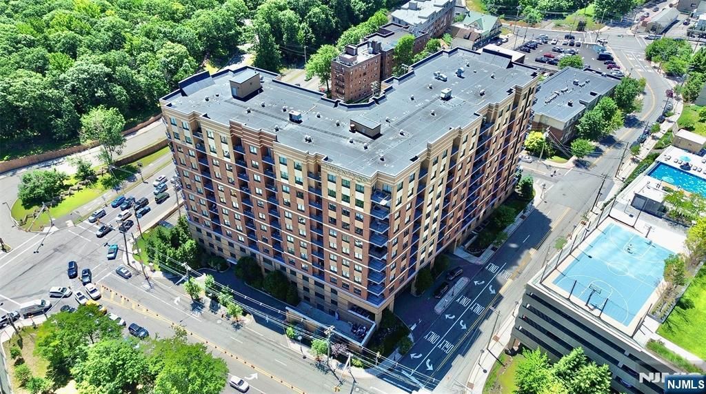 2050 Central Road 203, Fort Lee, NJ 07024