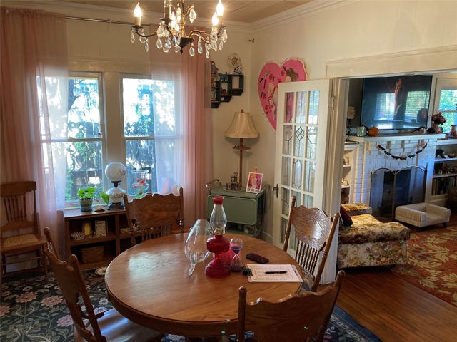 1409 N Austin Street, Denton, TX 76201