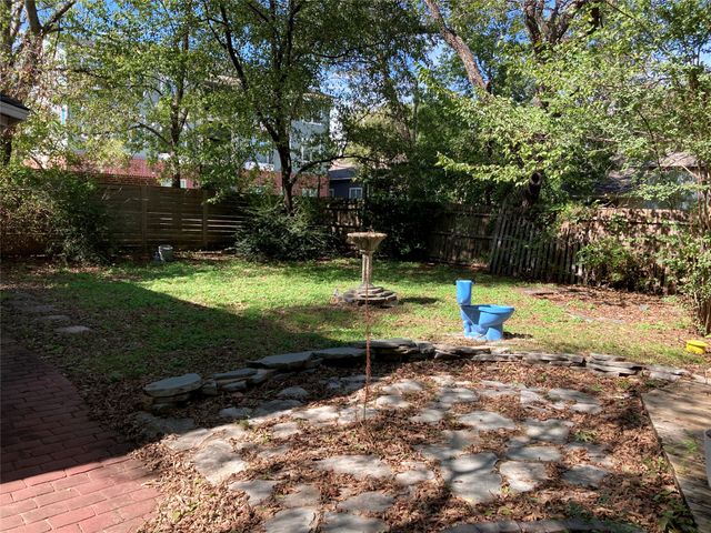 1409 N Austin Street, Denton, TX 76201
