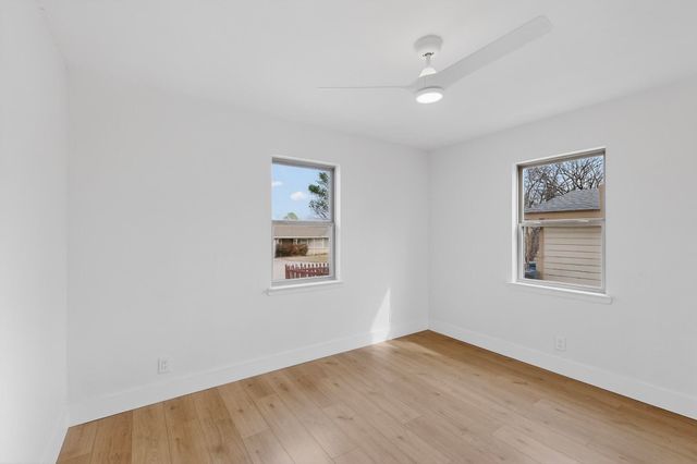 420 Hillcrest Street, Mansfield, TX 76063