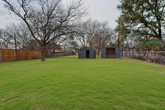 420 Hillcrest Street, Mansfield, TX 76063