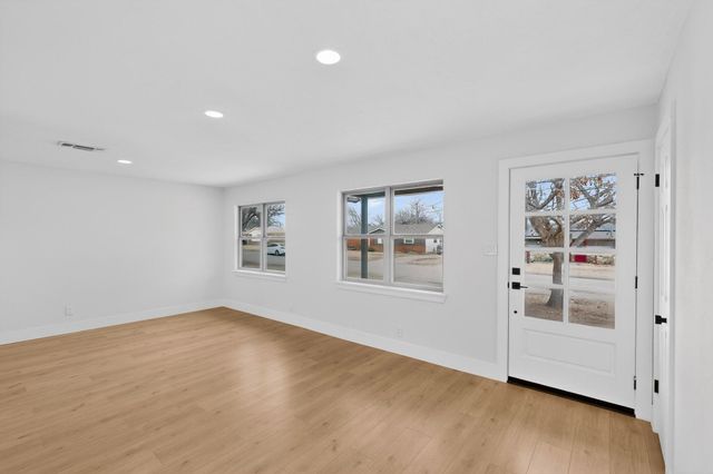 420 Hillcrest Street, Mansfield, TX 76063