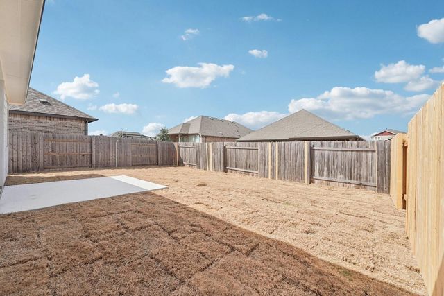 238 Bay Breeze DR, Kyle, TX 78640