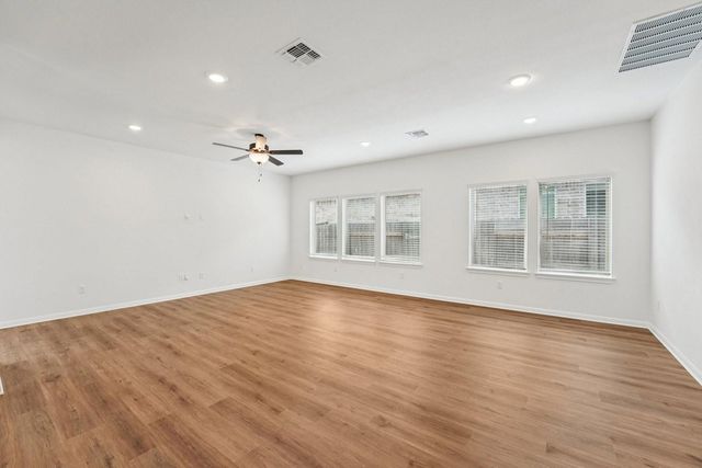 238 Bay Breeze DR, Kyle, TX 78640