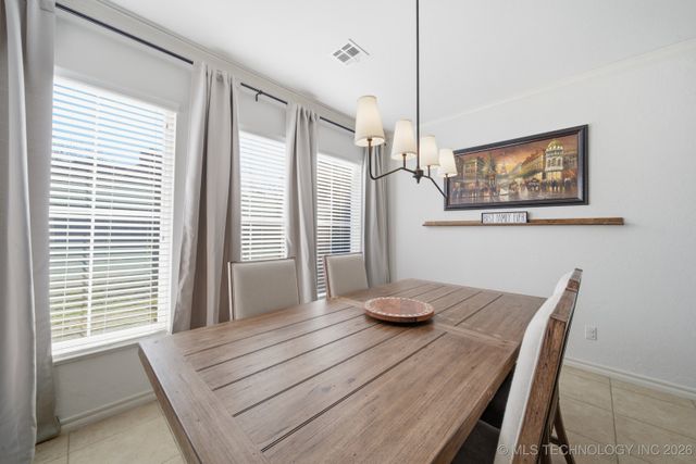 420 N Park Hill Loop, Bartlesville, OK 74006