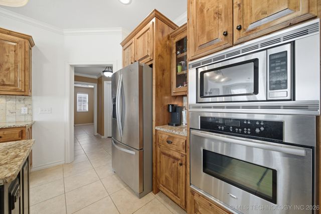 420 N Park Hill Loop, Bartlesville, OK 74006