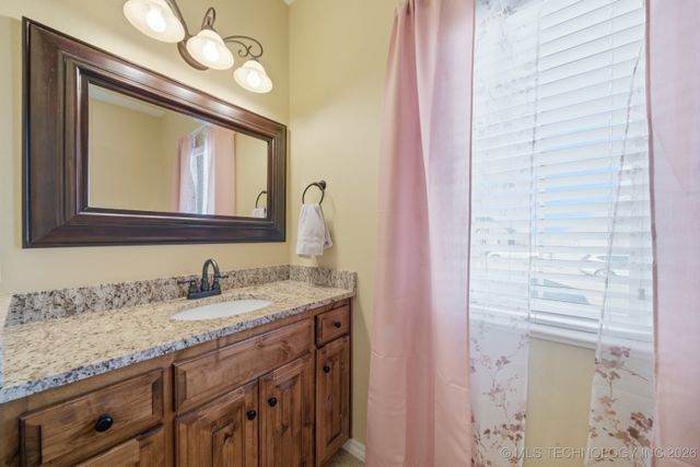 420 N Park Hill Loop, Bartlesville, OK 74006