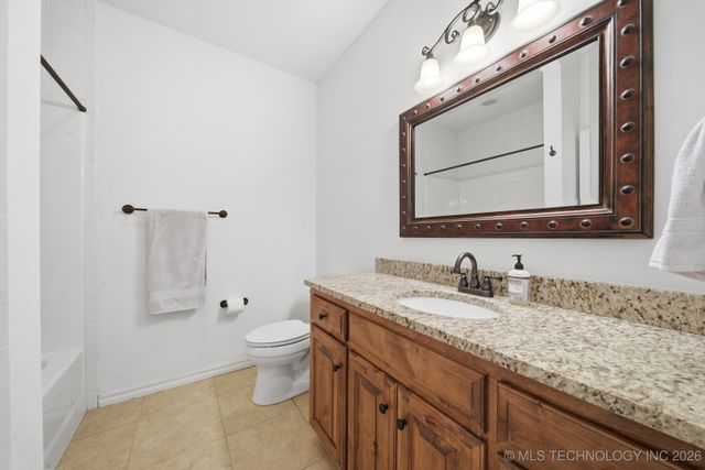 420 N Park Hill Loop, Bartlesville, OK 74006