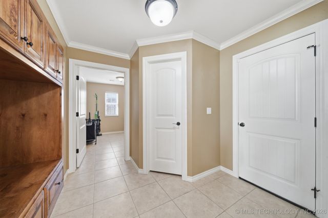 420 N Park Hill Loop, Bartlesville, OK 74006