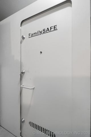 420 N Park Hill Loop, Bartlesville, OK 74006