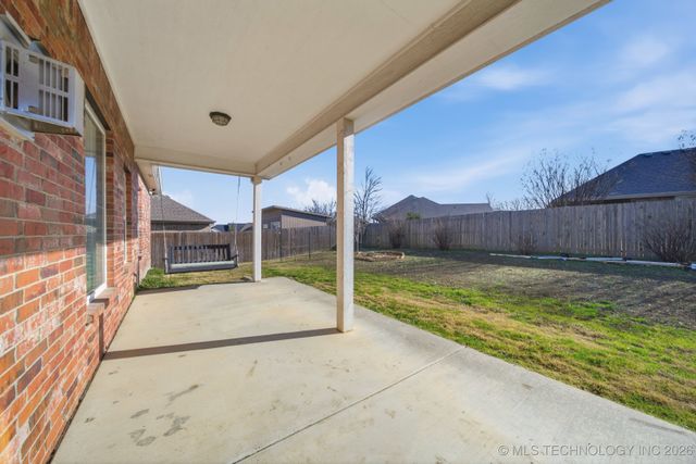 420 N Park Hill Loop, Bartlesville, OK 74006