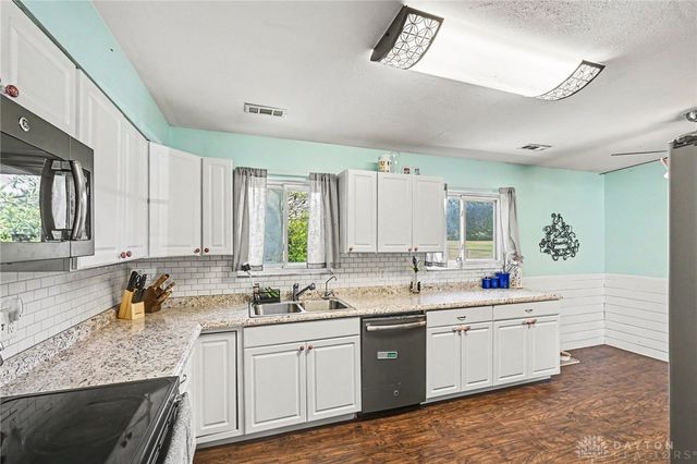 5884 Troy Road, Springfield, OH 45502