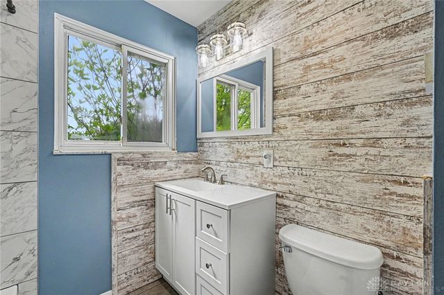 5884 Troy Road, Springfield, OH 45502