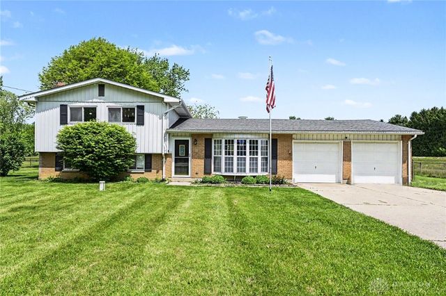 5884 Troy Road, Springfield, OH 45502