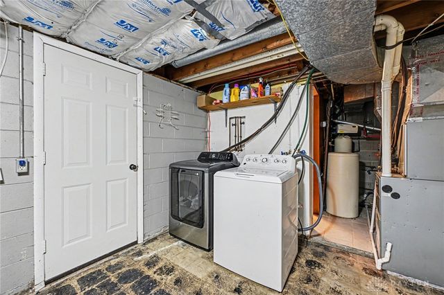 5884 Troy Road, Springfield, OH 45502
