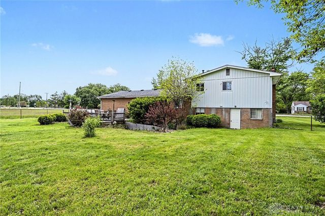 5884 Troy Road, Springfield, OH 45502