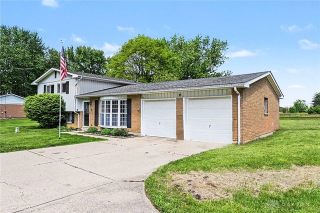 5884 Troy Road, Springfield, OH 45502