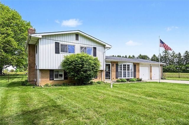 5884 Troy Road, Springfield, OH 45502
