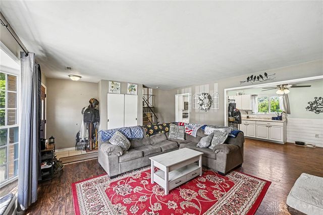 5884 Troy Road, Springfield, OH 45502