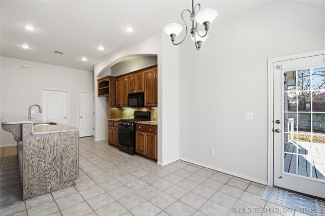 14226 S Urbana Avenue, Bixby, OK 74008