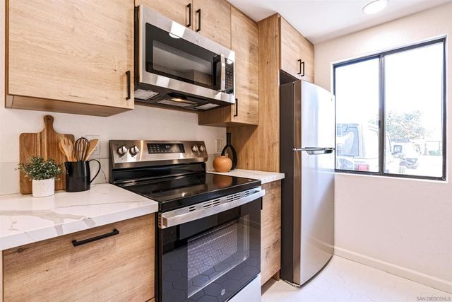 1654 Oliver Ave 6, San Diego, CA 92109