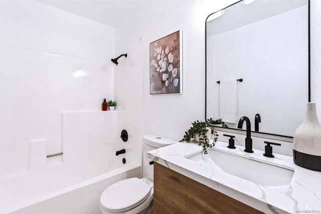 1654 Oliver Ave 6, San Diego, CA 92109