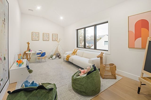 27 2nd Street, Natick, MA 01760