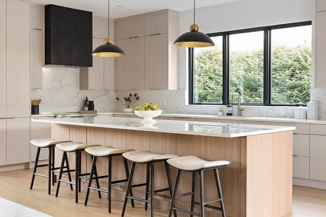 27 2nd Street, Natick, MA 01760