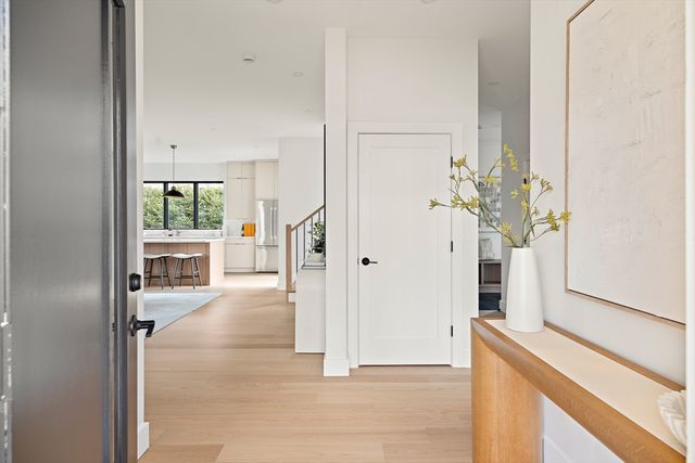 27 2nd Street, Natick, MA 01760