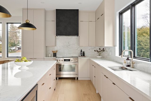 27 2nd Street, Natick, MA 01760