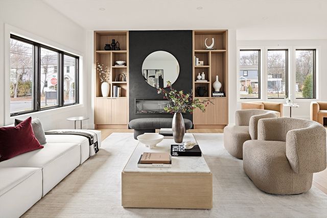 27 2nd Street, Natick, MA 01760