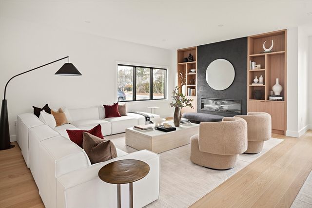 27 2nd Street, Natick, MA 01760