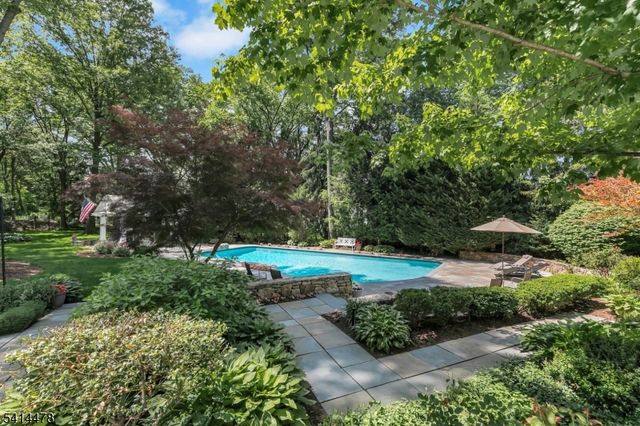 33 Saint Nickolas Way, Bernards Twp., NJ 07920