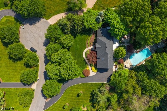 33 Saint Nickolas Way, Bernards Twp., NJ 07920