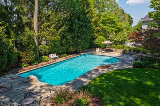 33 Saint Nickolas Way, Bernards Twp., NJ 07920