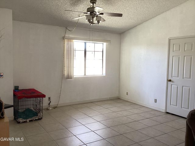 1503 E Avenue J3, Lancaster, CA 93535