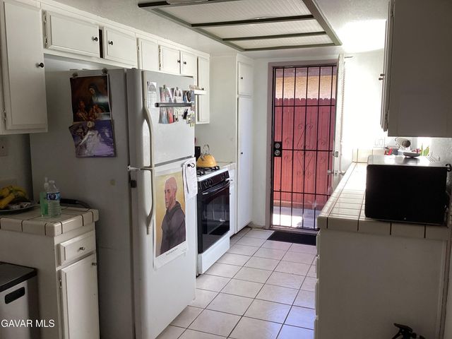 1503 E Avenue J3, Lancaster, CA 93535