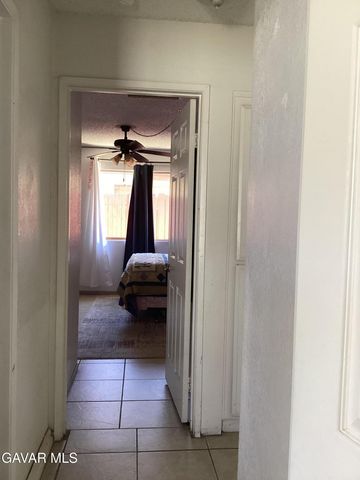 1503 E Avenue J3, Lancaster, CA 93535