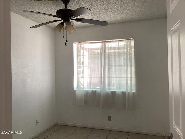 1503 E Avenue J3, Lancaster, CA 93535