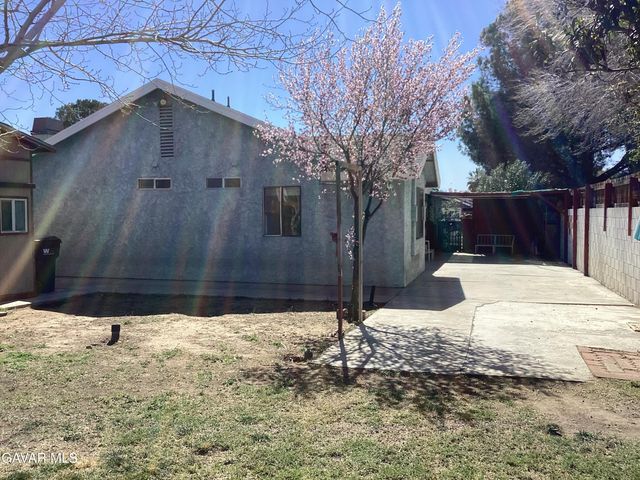 1503 E Avenue J3, Lancaster, CA 93535