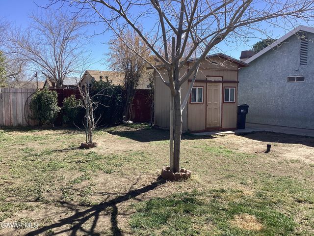 1503 E Avenue J3, Lancaster, CA 93535