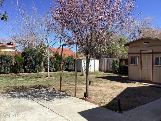 1503 E Avenue J3, Lancaster, CA 93535