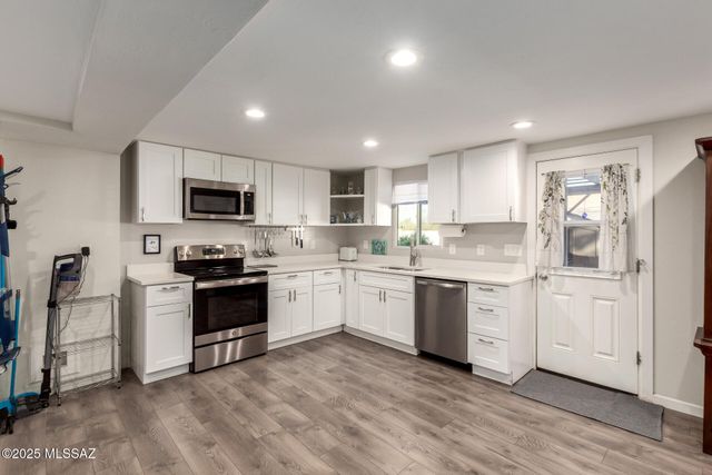 1717 E Allen Road, Tucson, AZ 85719