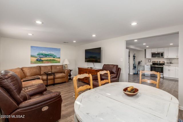 1717 E Allen Road, Tucson, AZ 85719