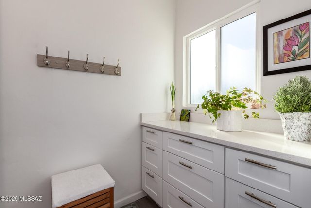 1717 E Allen Road, Tucson, AZ 85719